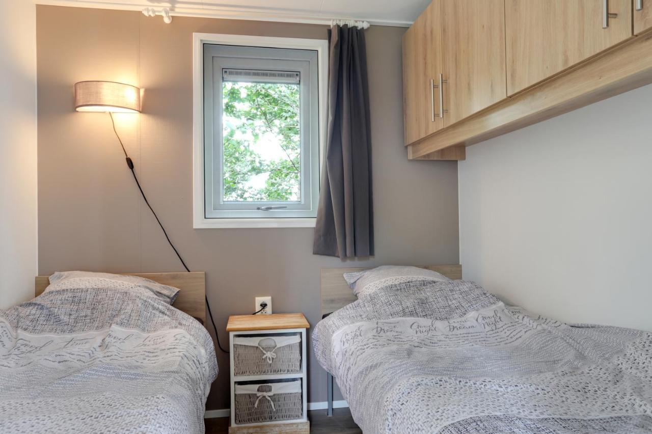 Landelijk Chalet 87 Oosterwolde  Ngoại thất bức ảnh